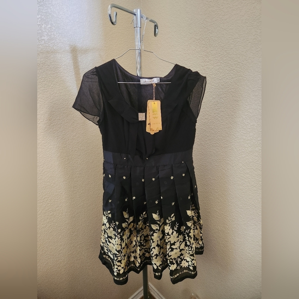 New Clothes Fashion Short Sleeve Dress Brand New With Tags